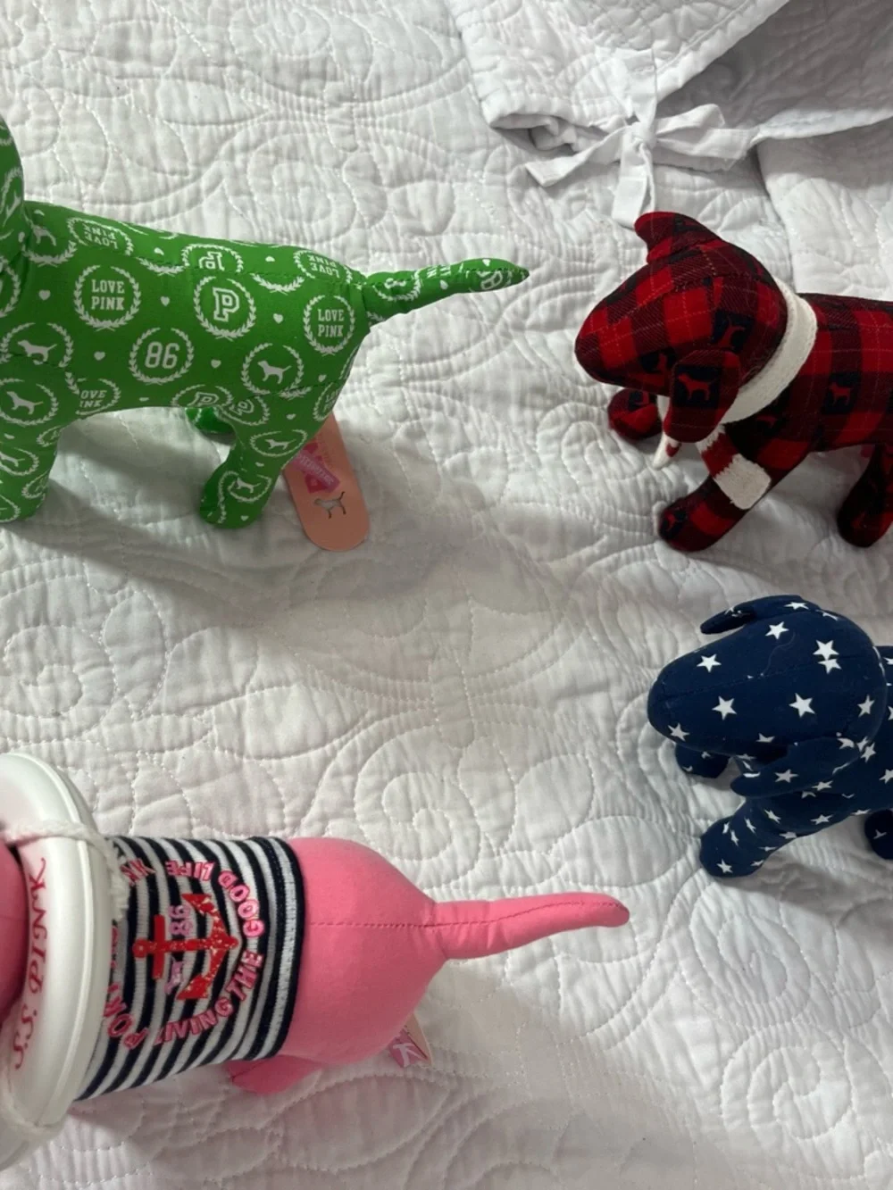 PINK Victoria's Secret Multi-Color Dog Plush Set (Red, Navy, Green, Pink) 4 pi - Picture 4 of 12